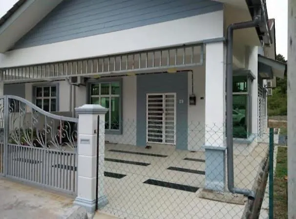Rumah Armand Ayer Keroh Bandar Melaka 4Br Fully Aircond Holiday home Malacca