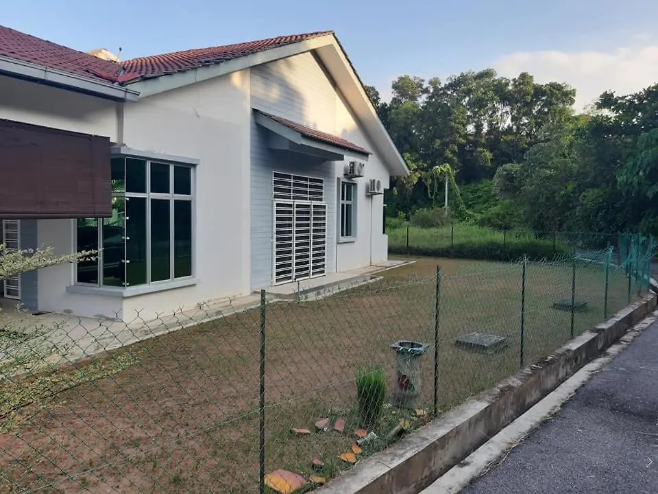 Rumah Armand Ayer Keroh Bandar Melaka 4Br Fully Aircond