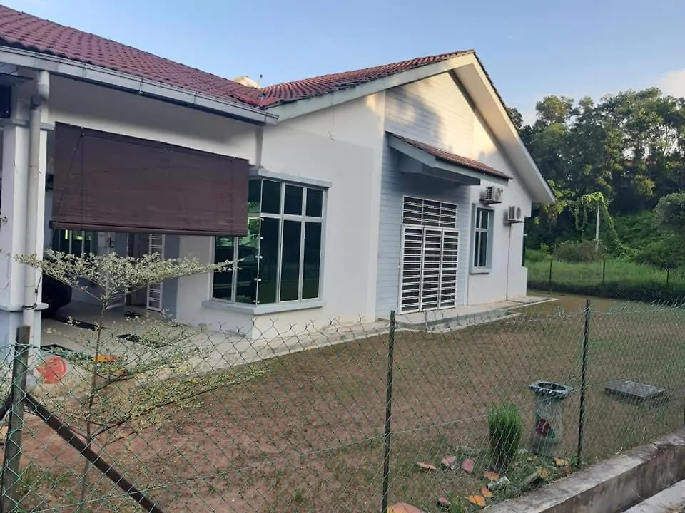 Holiday home Rumah Armand Ayer Keroh Bandar Melaka 4Br Fully Aircond